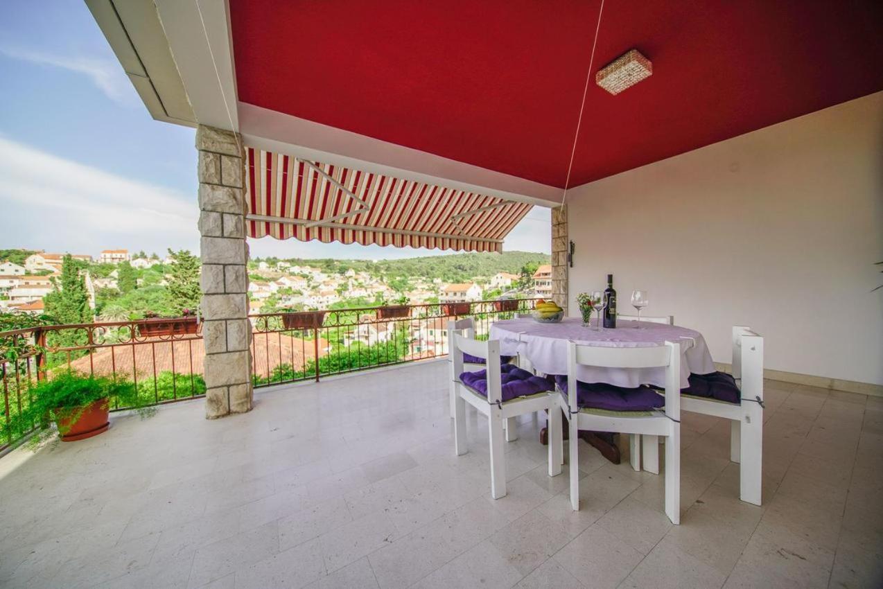 Apartman Mate Splitska Exterior foto